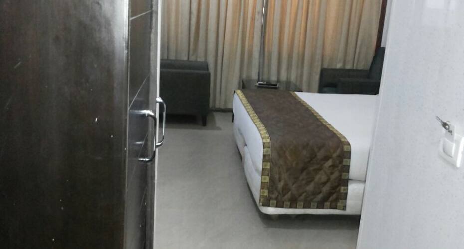 Hotel Ek Noor Residency, Mohali 4